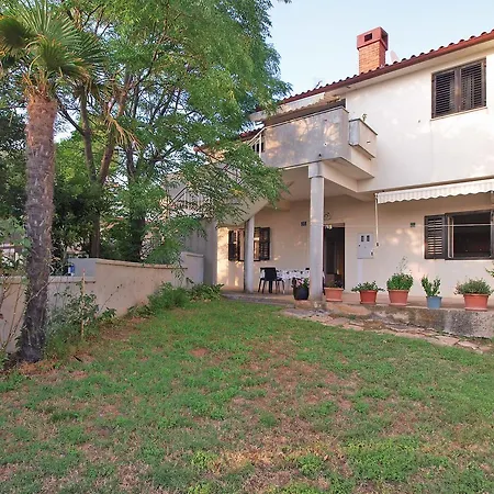 Apartment Ana 1707 *