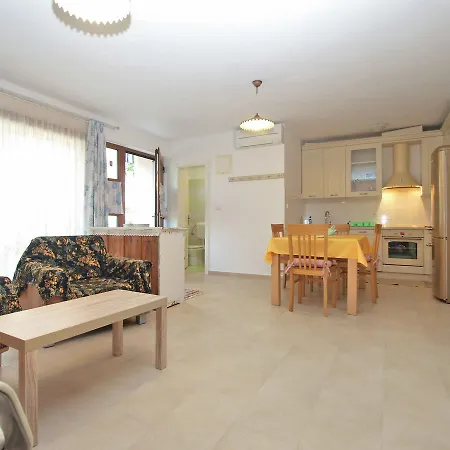 Ana 1707 Apartment Banjole