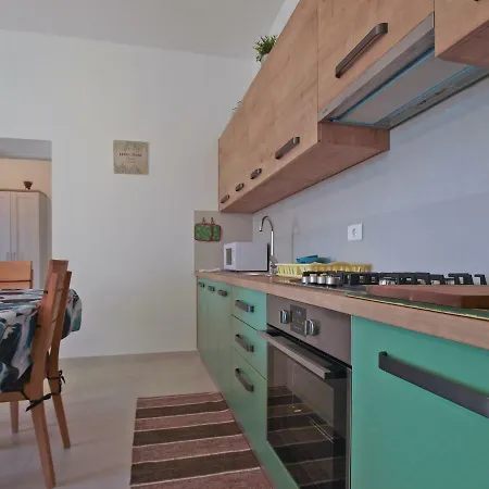 Apartment Ana 1707 *