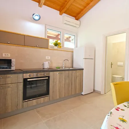 Ana 1707 Apartment